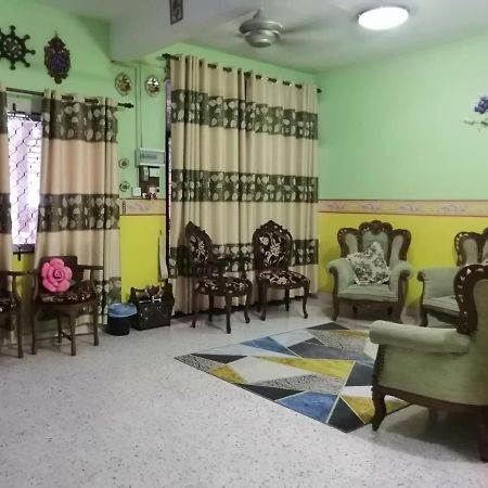 Kluang Barat Homestay Exterior foto